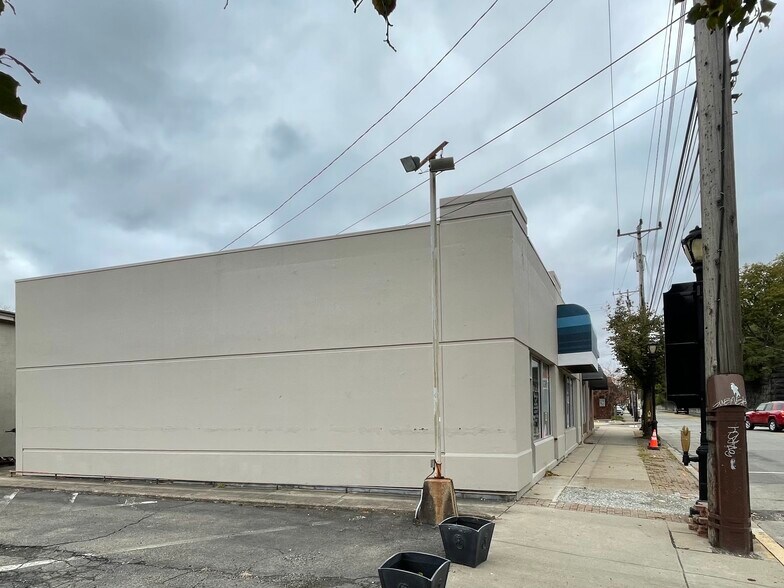 More Photos Of 405-407 Freeport Rd, Pittsburgh Storefront Retail Residential For Lease