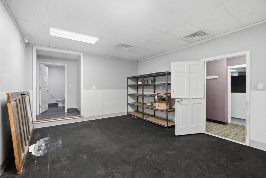 More Photos Of 64 Putnam St, Winthrop Storefront Retail Office For Lease