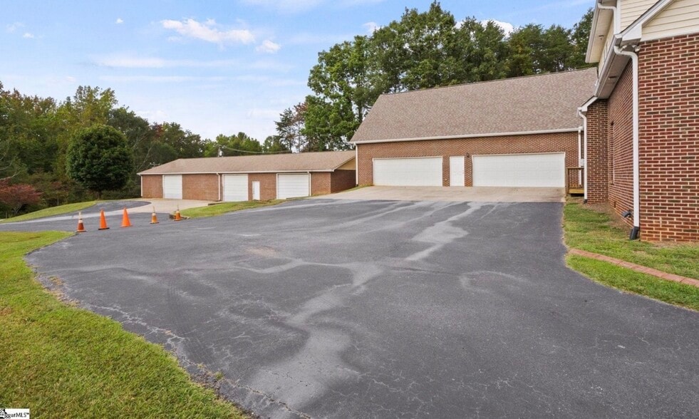 Primary Photo Of 37 E Mountain Creek Rd, Greenville Flex For Lease