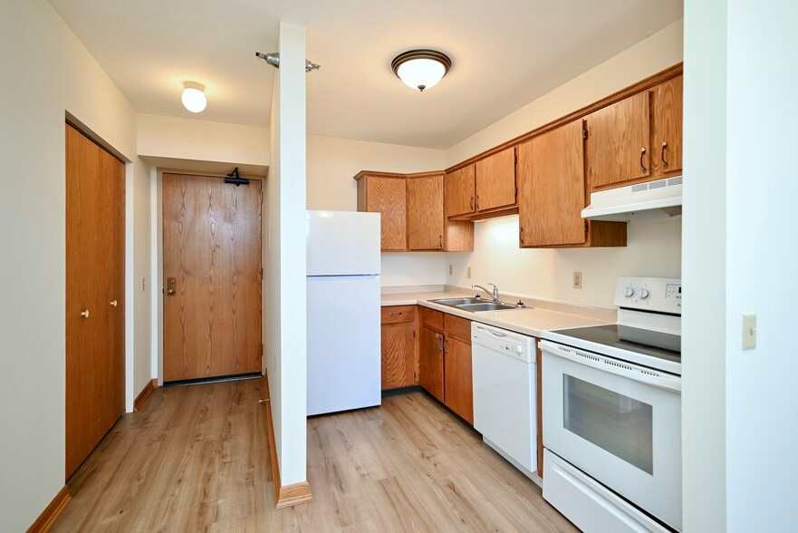 More Photos Of 157 W 3rd St, Winona Apartments For Sale