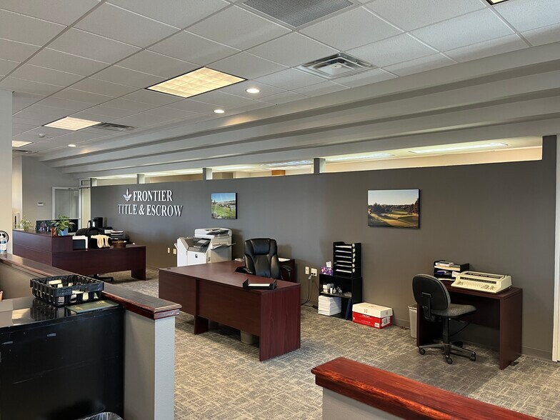 More Photos Of 6921 Crosswind Blvd, Kennewick Office For Lease