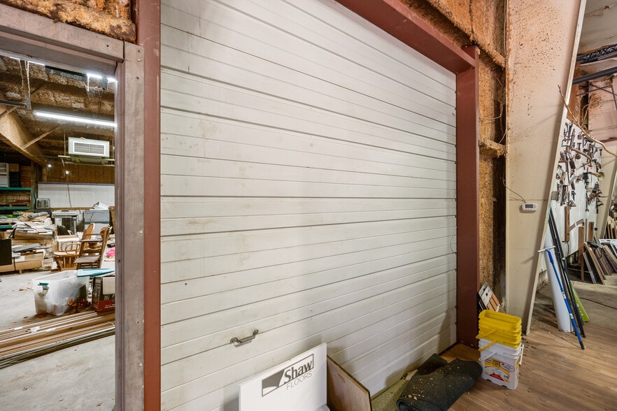 More Photos Of 2751 E Davis St, Conroe Freestanding For Sale