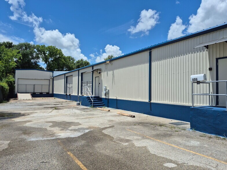 More Photos Of 906 Witter St, Houston Warehouse For Lease