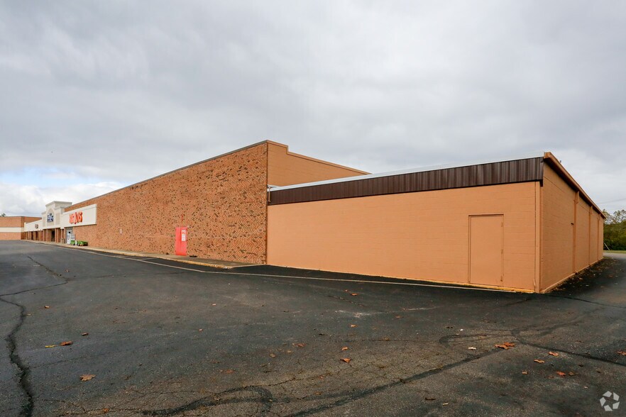 More Photos Of 554 E Main St, Jackson Unknown For Lease