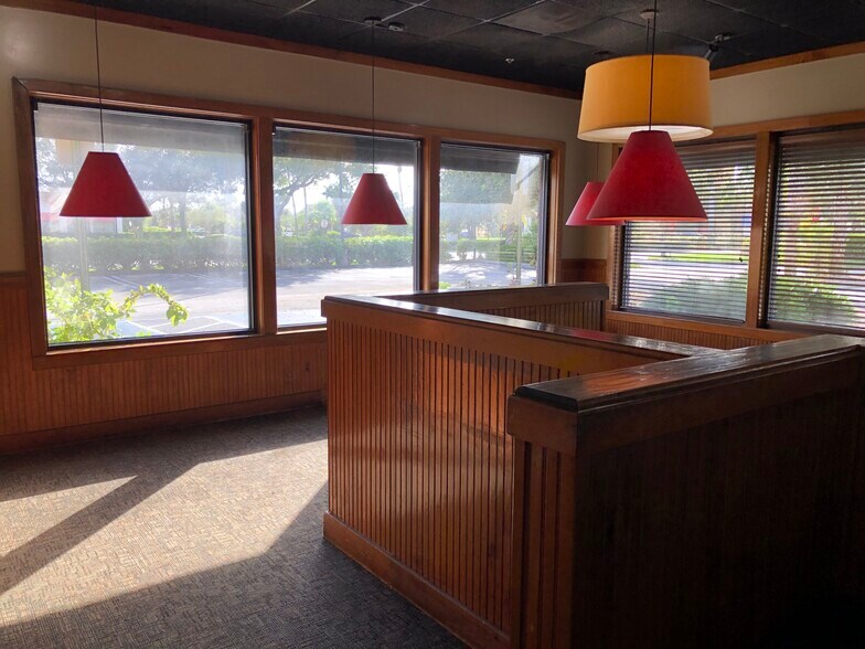 More Photos Of 1500 N Courtyard Cir, Port Saint Lucie Restaurant For Lease