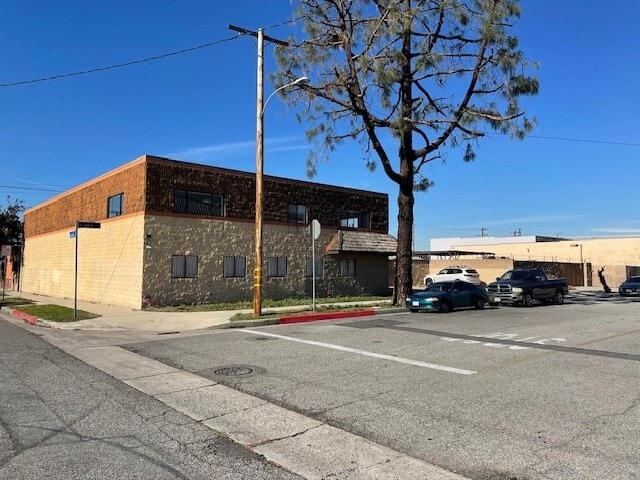 More Photos Of 16257 Illinois Ave, Paramount Warehouse For Sale