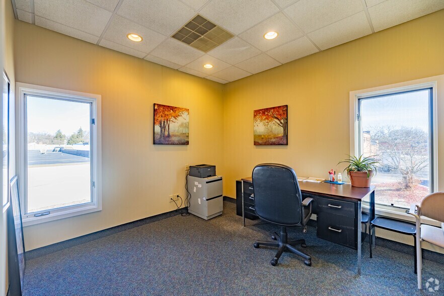 More Photos Of 24 Compton Rd, Cincinnati Medical For Sale