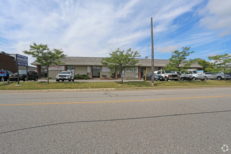 More Photos Of 1616 Matheson Blvd, Mississauga Manufacturing For Lease