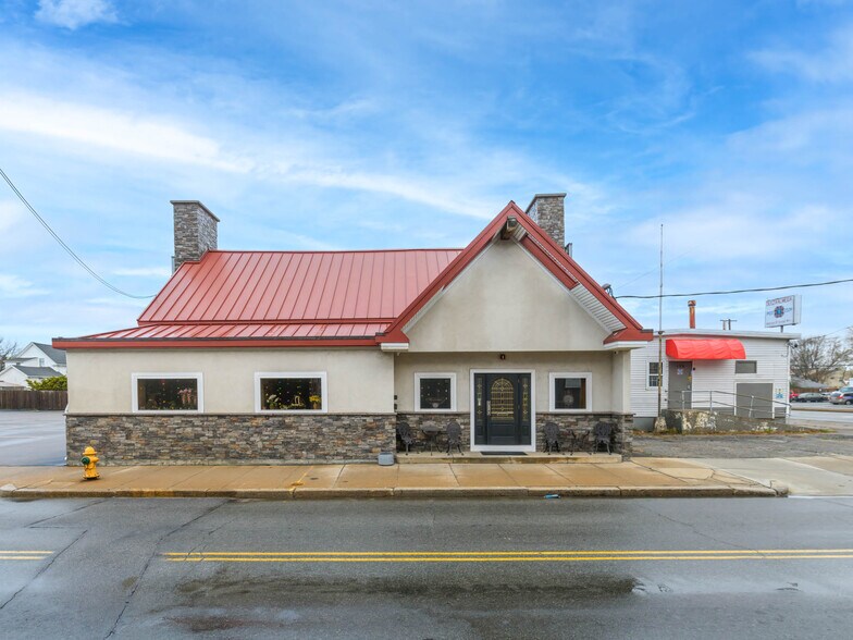 More Photos Of 176 Columbus Ave, Pawtucket General Retail For Sale