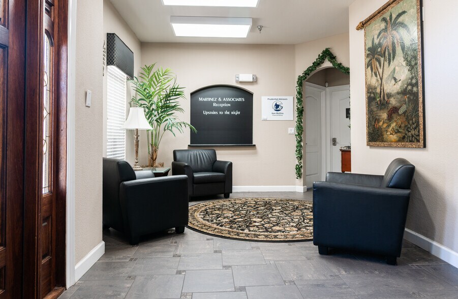 More Photos Of 1100 Town Plaza Ct, Winter Springs Medical For Lease