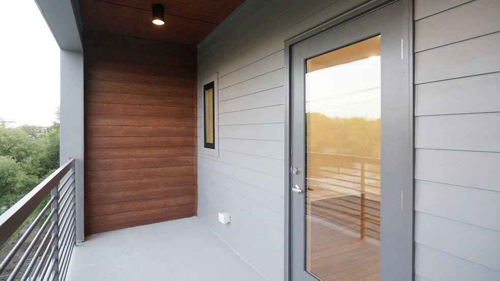 More Photos Of 5924 S Congress Ave, Austin Apartments For Sale