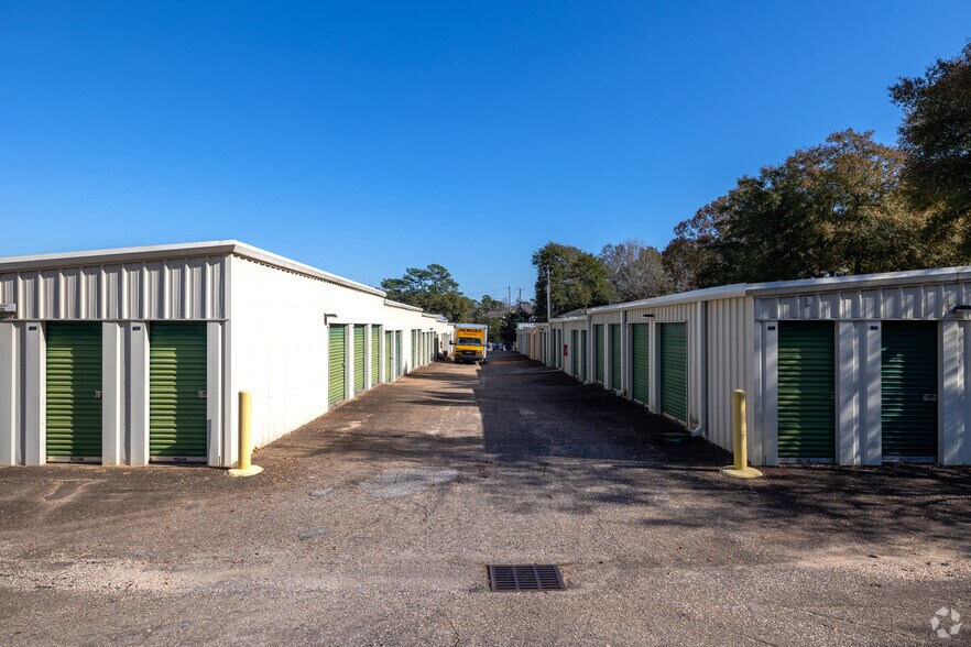 More Photos Of 1300 Schillinger Rd S, Mobile Self Storage For Sale