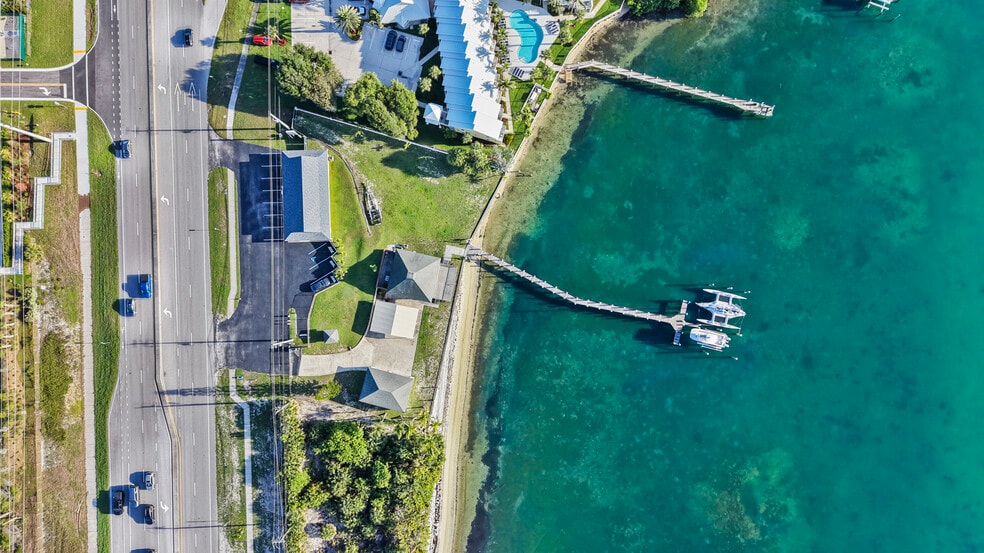 More Photos Of 18947 SE Federal Hwy, Jupiter Freestanding For Sale