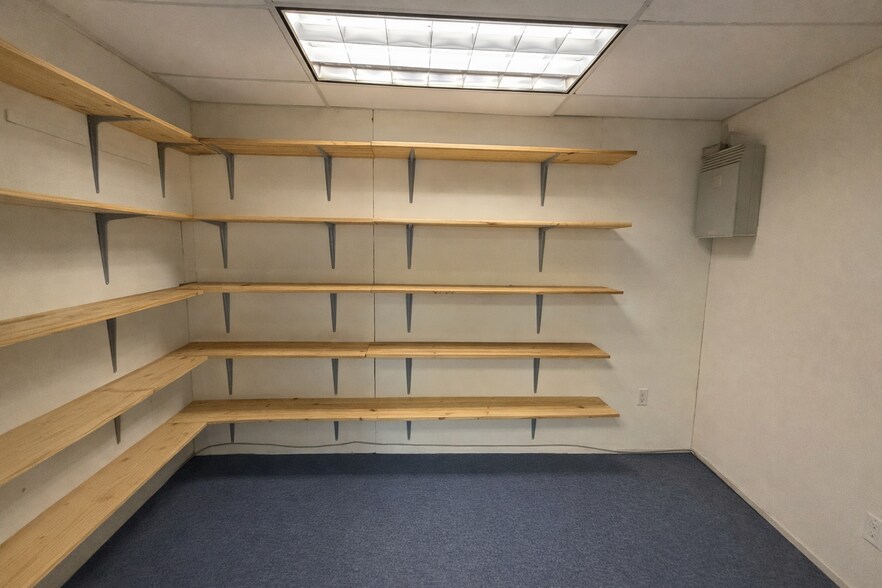 More Photos Of 545 Cary Ave, Staten Island Office For Lease