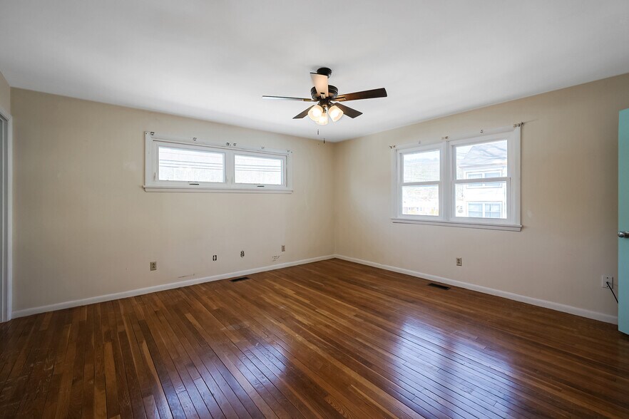 More Photos Of 338 Church St, Whitinsville Medical For Sale