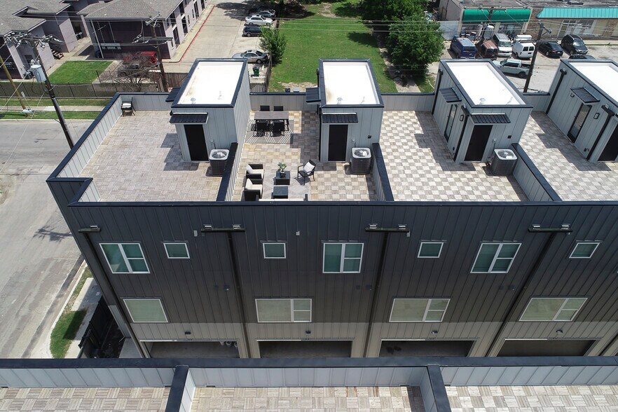 More Photos Of 1423 N Carroll Ave, Dallas Apartments For Sale