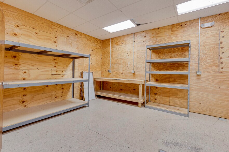 More Photos Of 211 N Pleasantburg Dr, Greenville Light Manufacturing For Sale