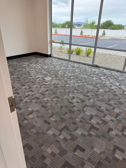 More Photos Of 235 Sugar St, Layton Industrial For Lease