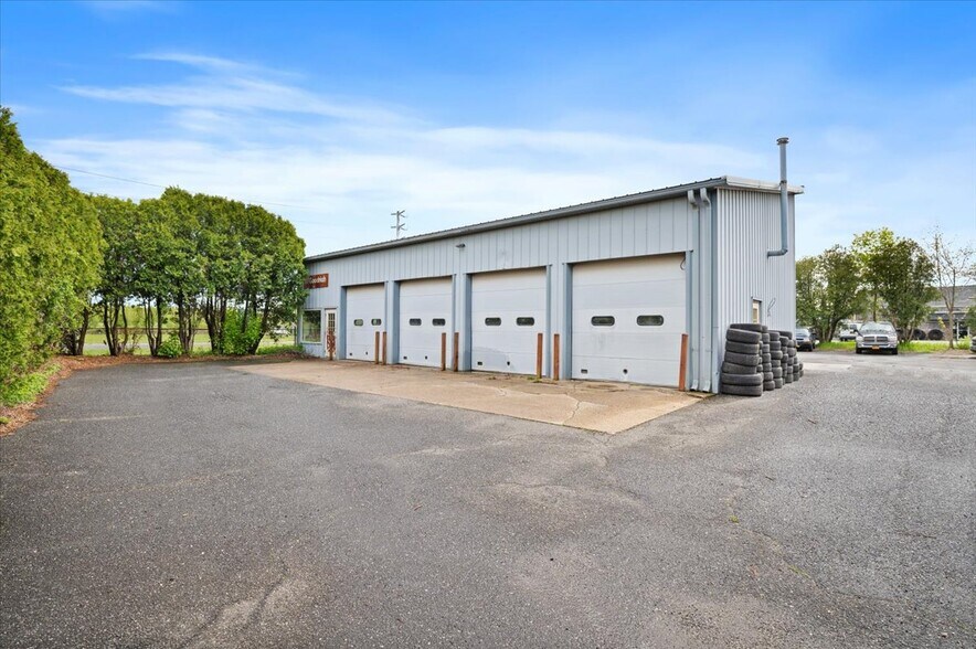 More Photos Of 45845 Cr-48, Southold Auto Repair For Sale