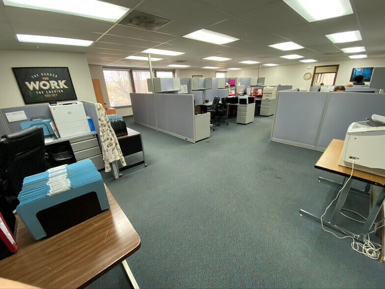 More Photos Of 7016 Corporate Way, Dayton Medical For Lease