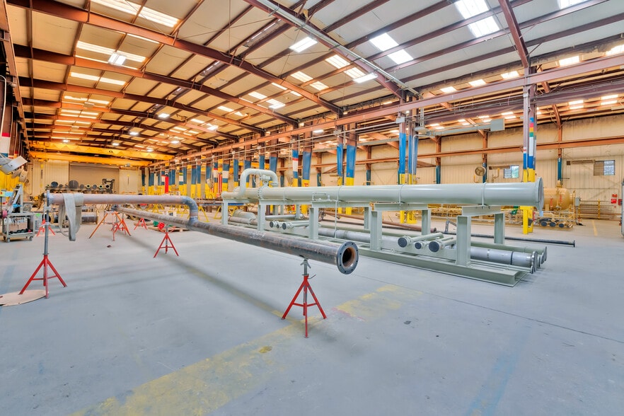 More Photos Of 500 Randall St, Rhome Manufacturing For Lease