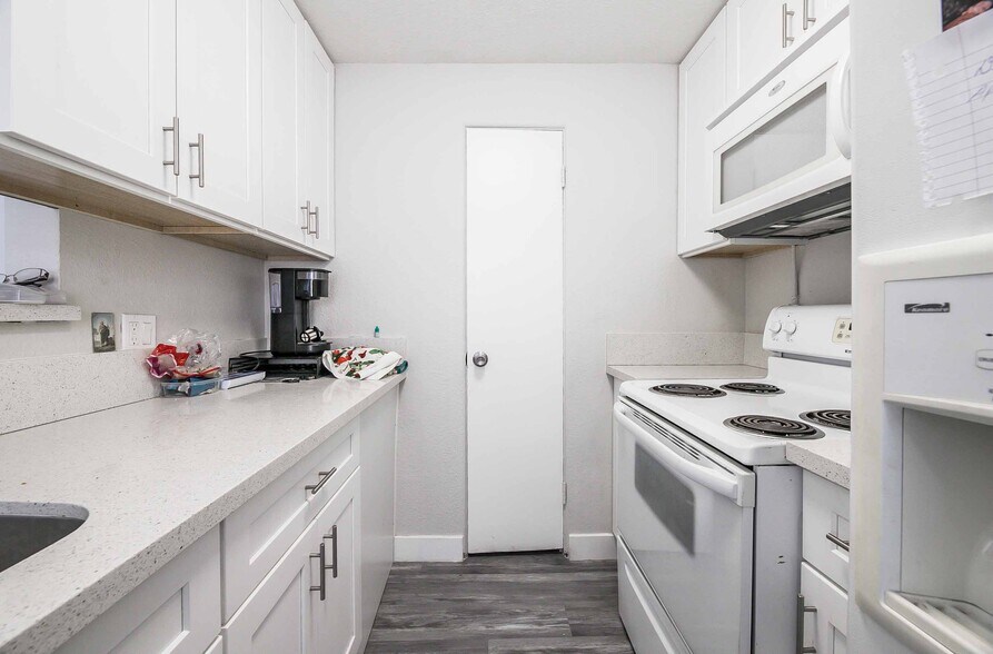 More Photos Of 239 W Cleveland Ave, Las Vegas Apartments For Sale