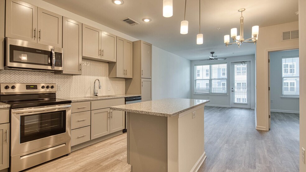 More Photos Of 5401 Commonwealth Centre Pky, Midlothian Apartments For Sale