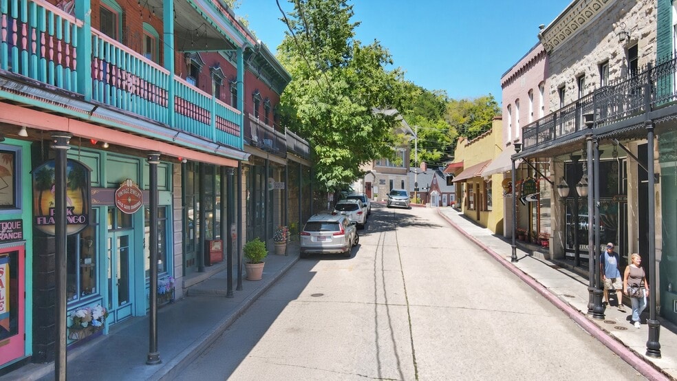 More Photos Of 84 Spring St, Eureka Springs Storefront Retail Residential For Sale