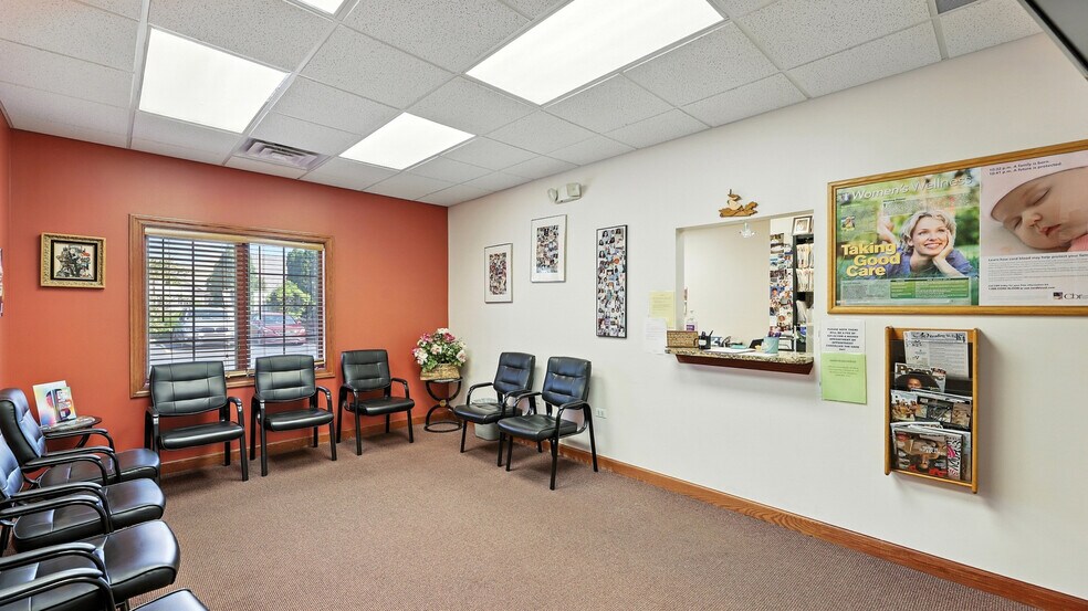 More Photos Of 5 Executive Ct, South Barrington Office For Sale