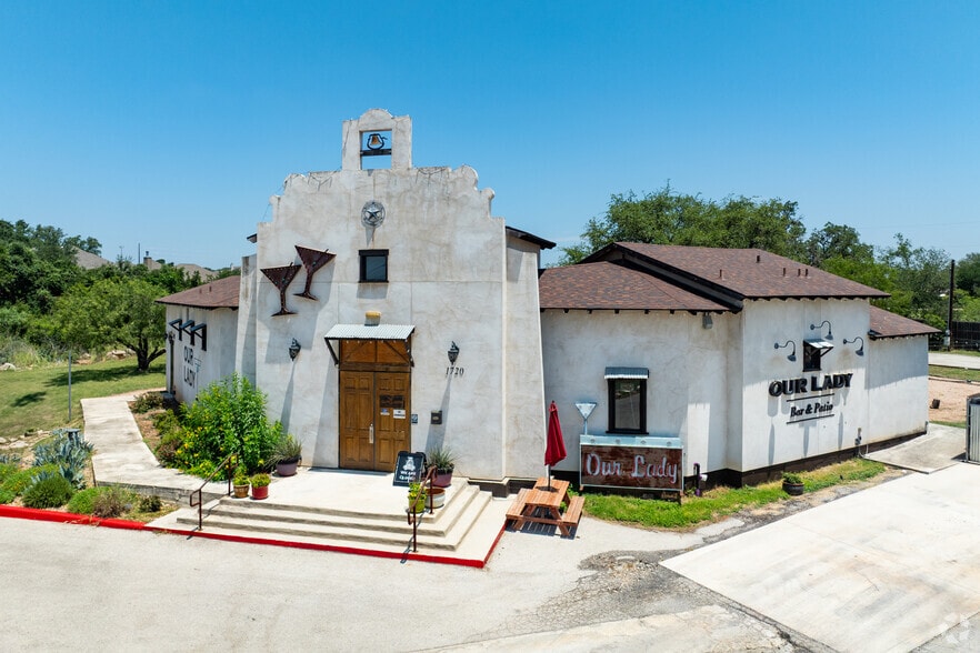 Primary Photo Of , New Braunfels General Retail For Sale