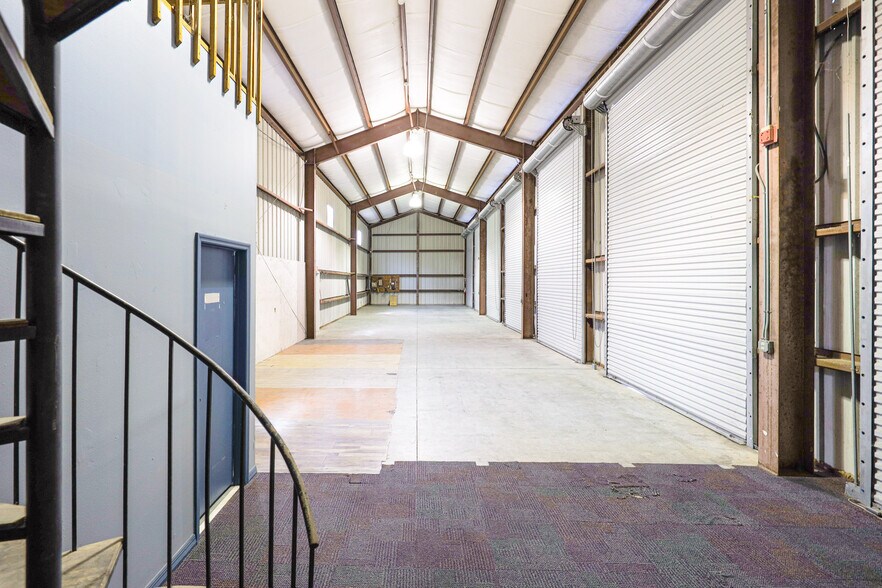 More Photos Of 9010 Astronaut Blvd, Cape Canaveral Warehouse For Sale