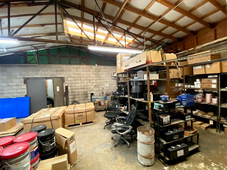 More Photos Of 425 E Front St, De Kalb Auto Dealership For Sale