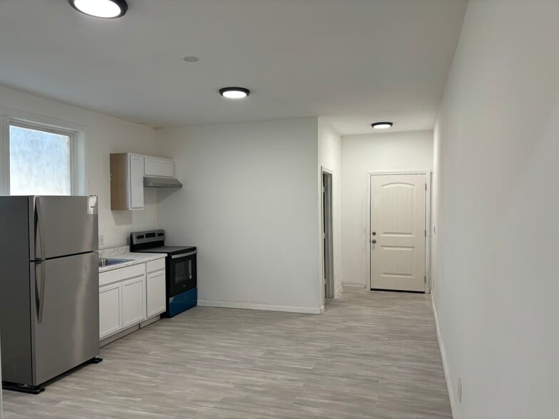 More Photos Of 3020 Porter St, Soquel Warehouse For Lease