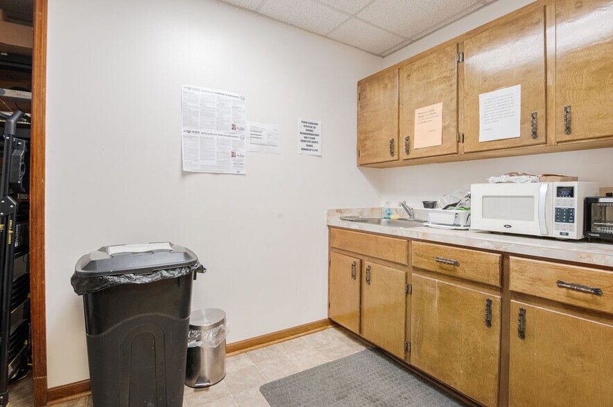 More Photos Of 231 Memorial Dr, Jacksonville Medical For Sale