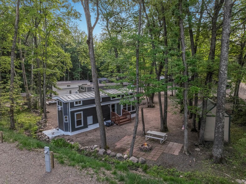 More Photos Of N1075 Eastside Rd, Birchwood Trailer Camper Park For Sale