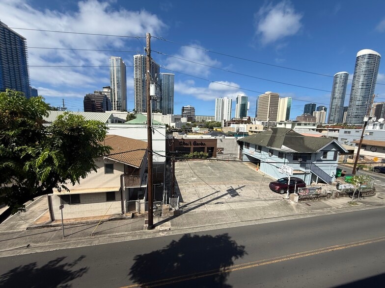 More Photos Of 1303 Rycroft St, Honolulu Restaurant For Lease