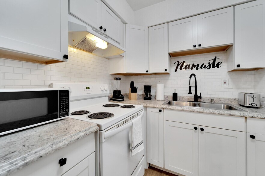 More Photos Of 4513 W McElroy Ave, Tampa Apartments For Sale