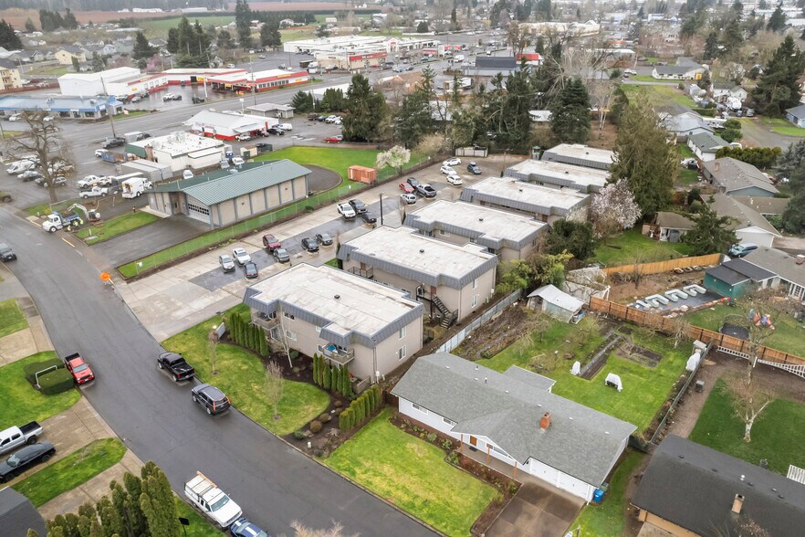More Photos Of 1570 James St, Woodburn Apartments For Sale