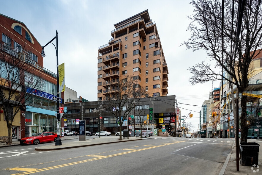 More Photos Of 3636 Prince St, Flushing Apartments For Lease