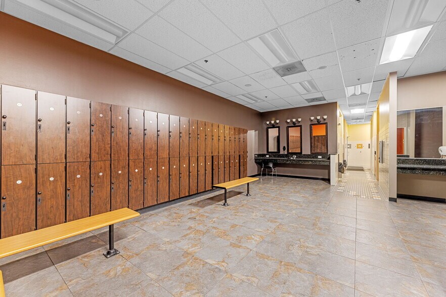 More Photos Of 1900 Del Paso Rd, Sacramento Health Club For Lease