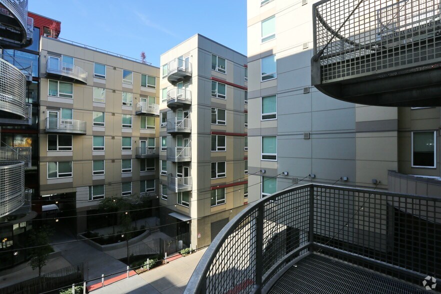 More Photos Of 4535 12th Ave NE, Seattle Apartments For Lease