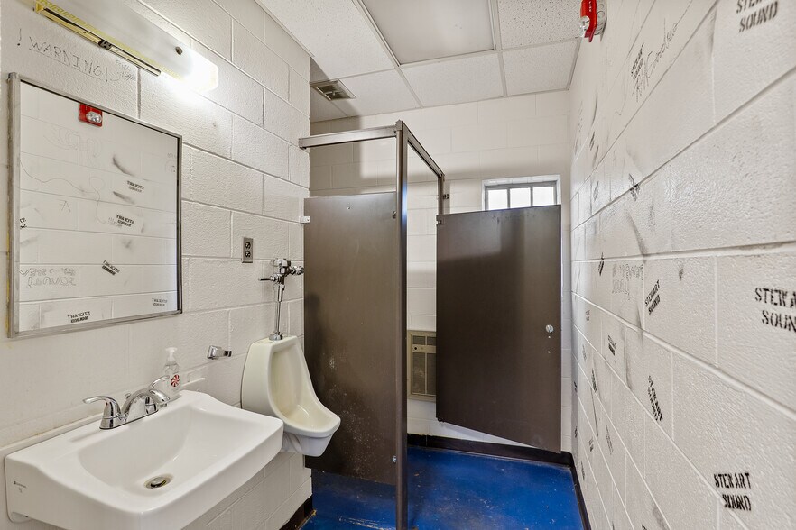 More Photos Of 2935 New Leicester Hwy, Leicester Showroom For Sale