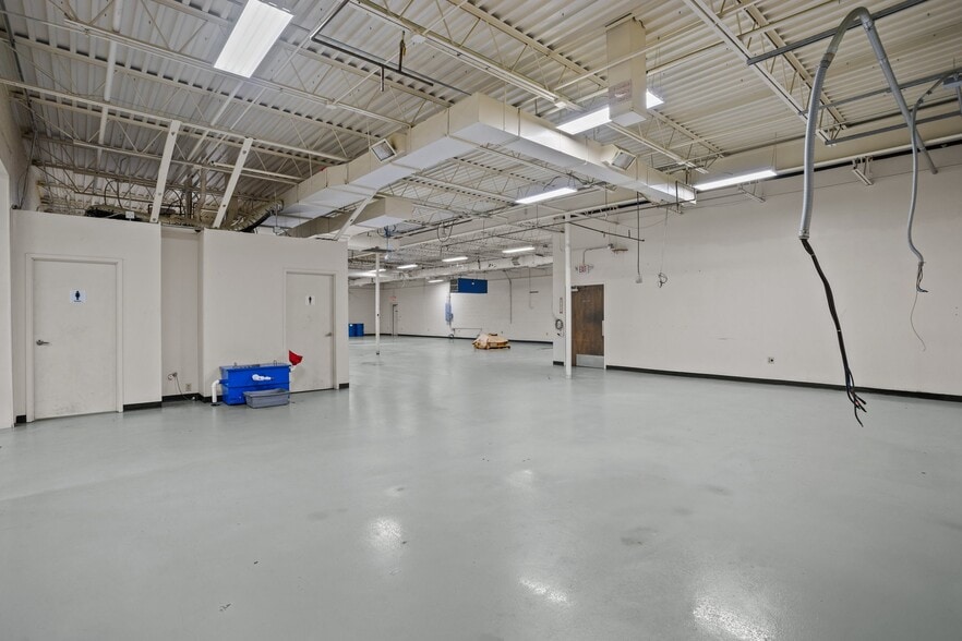 More Photos Of 157 Industrial Dr, King Warehouse For Lease