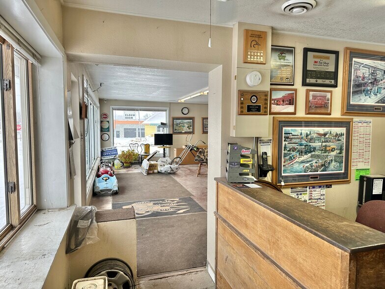 More Photos Of 1401 SE Broadway Ave, Albert Lea Specialty For Sale