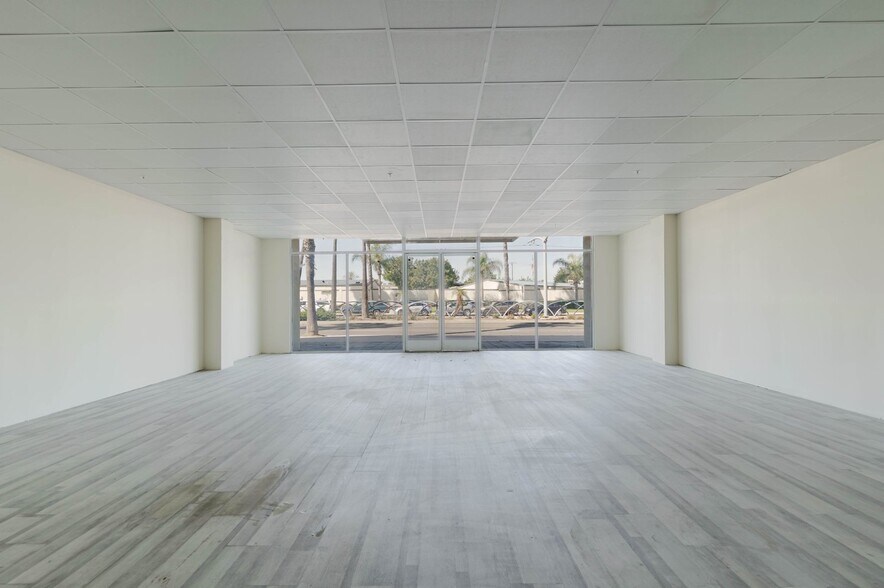 More Photos Of 1598 Long Beach Blvd, Long Beach Storefront Retail Office For Sale