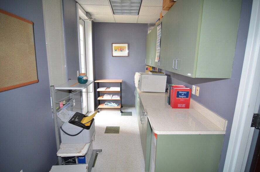 More Photos Of 611 Courtyard Dr, Hillsborough Medical For Sale