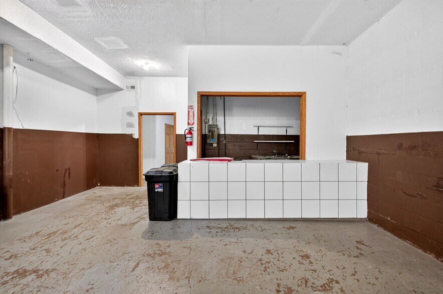 More Photos Of 7828 S Claremont Ave, Chicago Warehouse For Sale