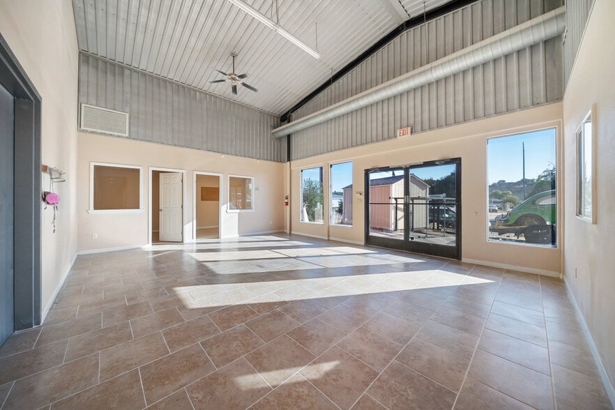 More Photos Of 741 Paso Robles St, Paso Robles Warehouse For Lease