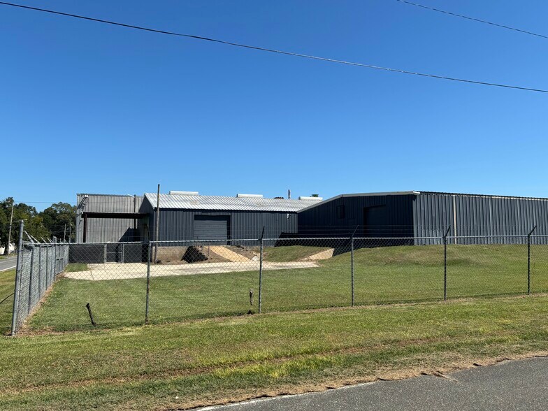 More Photos Of 1811 Florida Ave, Quincy Warehouse For Lease