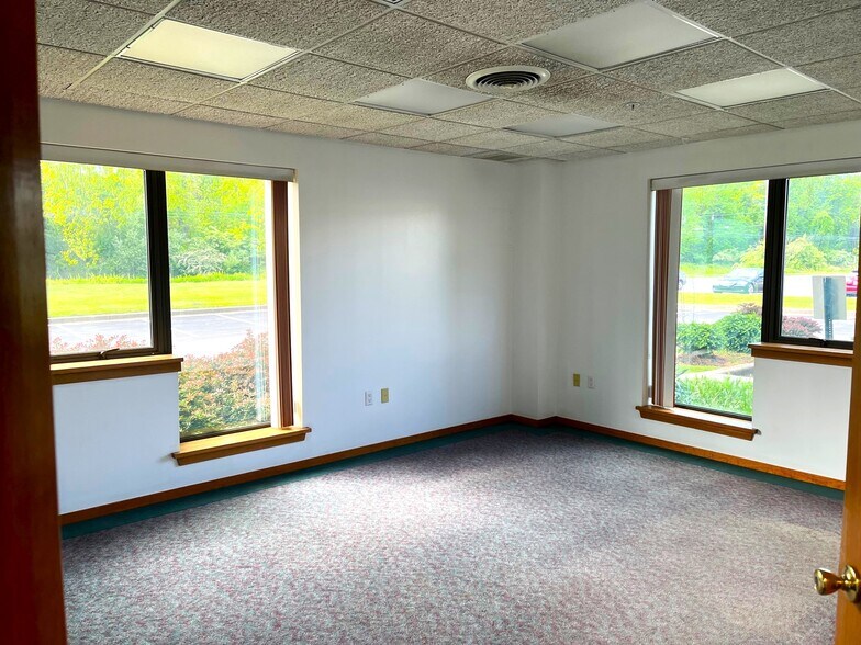 More Photos Of 1100 First State Blvd, Stanton Light Distribution For Lease